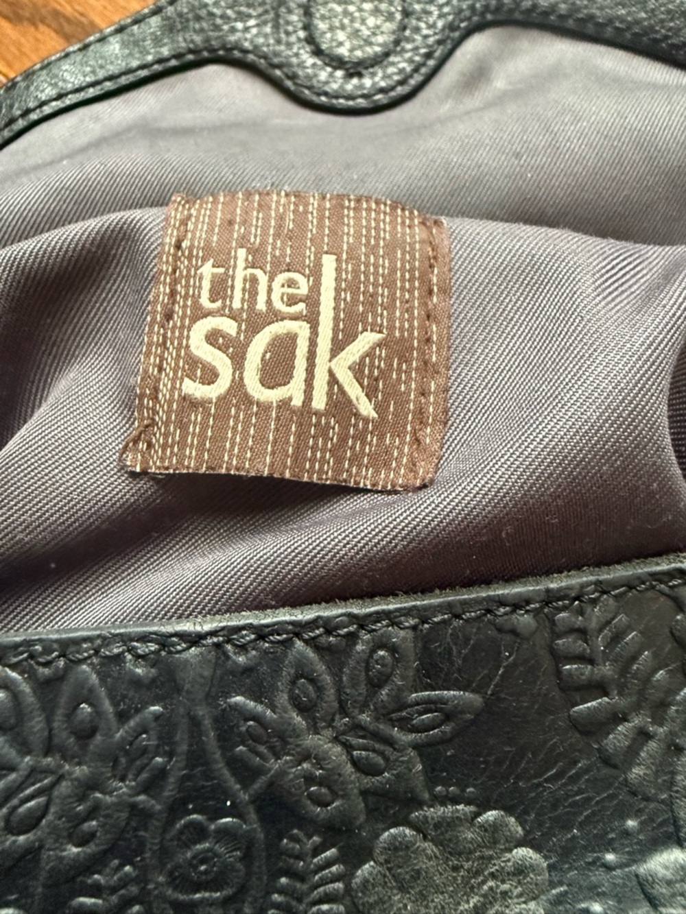 The Sak Black Silverlake Leather Crossbody bag - Picture 9 of 14